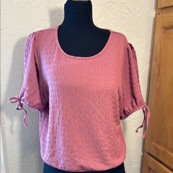 Broadway 38 Tops - Broadway size XL  Cold Shoulder Blouse.